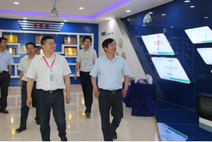 長虹集團公司頂層設(shè)計師視察長虹格潤