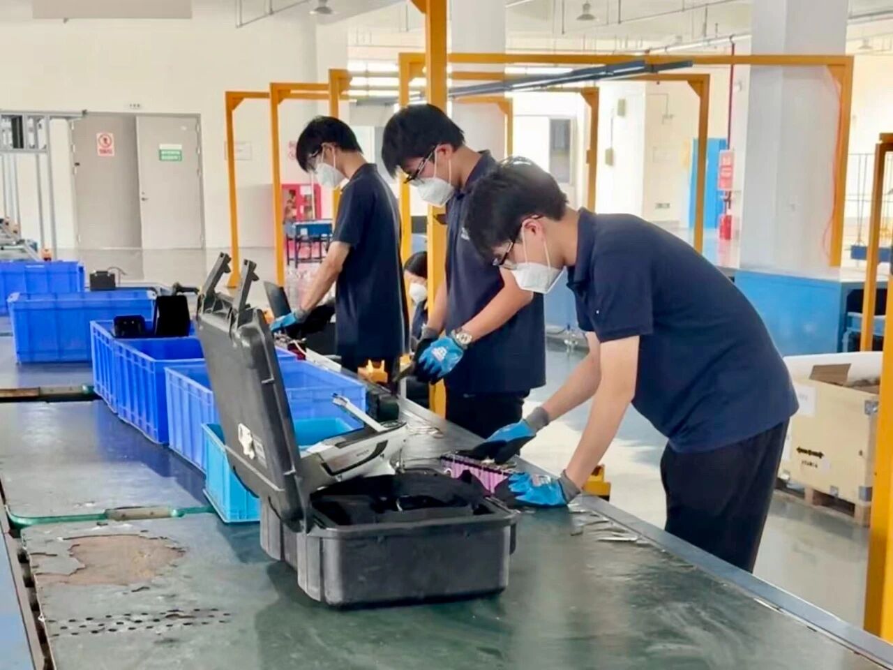 一塊廢舊電動(dòng)自行車鋰電池 “拆”出回收產(chǎn)業(yè)鏈